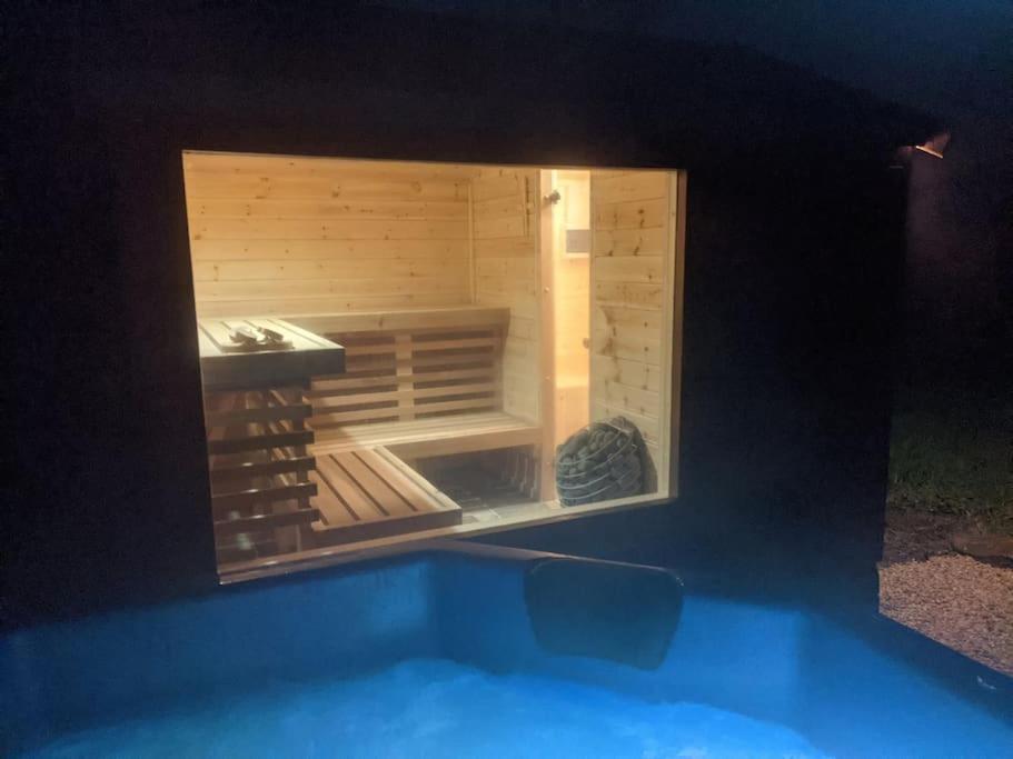Secluded Private Cottage Hot-Tub, Sauna & Fire-Pit Carrick on Shannon Exteriör bild