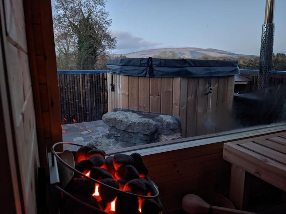 Secluded Private Cottage Hot-Tub, Sauna & Fire-Pit Carrick on Shannon Exteriör bild