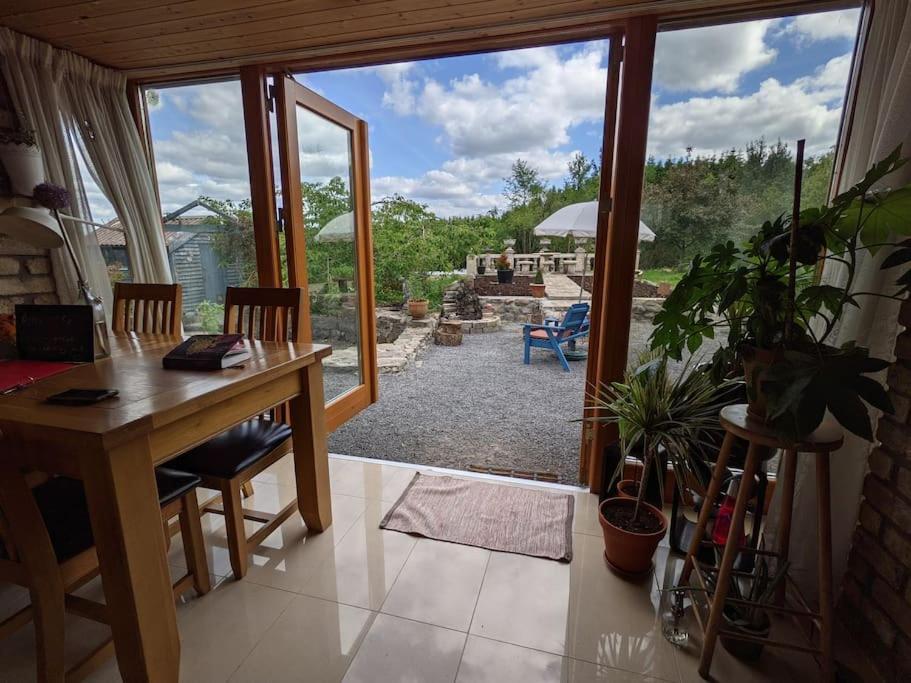 Secluded Private Cottage Hot-Tub, Sauna & Fire-Pit Carrick on Shannon Exteriör bild